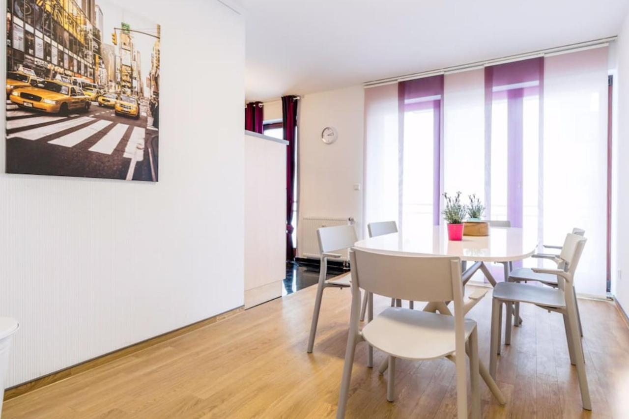 Homefy Oldtown Apartment - 6 People - 2 Bath - Balcony - Top Location ดุสเซลดอร์ฟ ภายนอก รูปภาพ